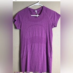 Lulu lemon swiftly t